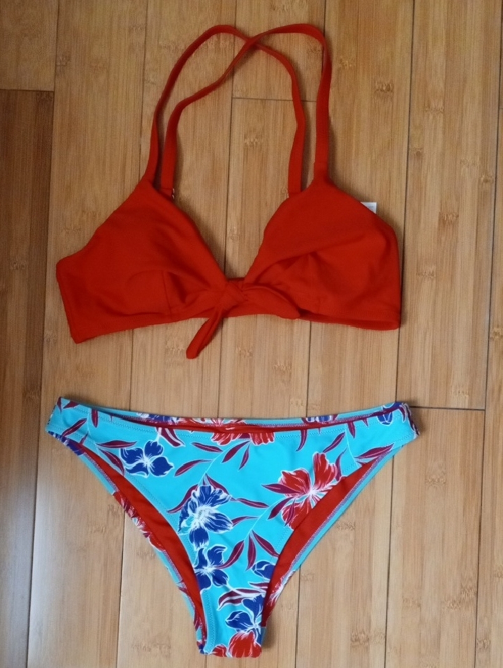 Cupshe Red Tie-Front Bikini Top with Turquoise Floral Print Bottoms. Size Large